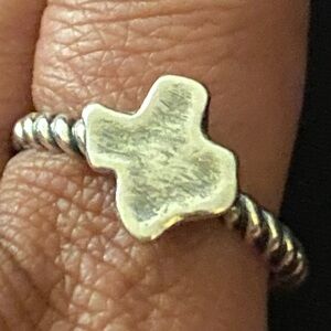 James Avery retired ring